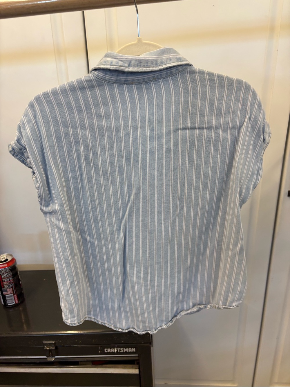Cute button up - Picture 4 of 4